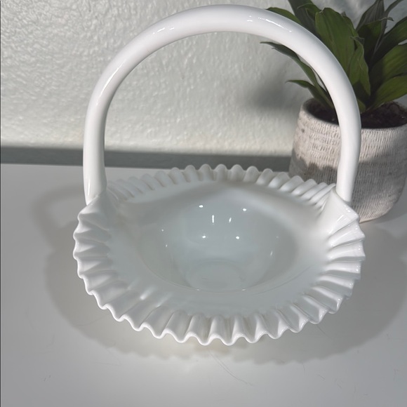VTG~ Fenton Whit Milk Glass Hobnail Textured Pattern Ruffled Serveware Basket - Picture 3 of 5